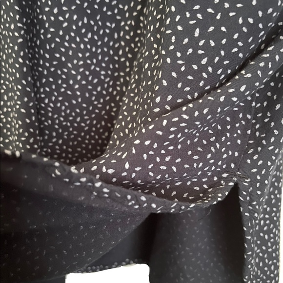 Croft & Barrow High-Low Navy-Polka Dotted With Front Pocket,Cap Sleeves Shirt L - Picture 6 of 6